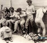 26. Madam Tussaud’nun Balmumu Müzesi'nde çıkan yangın sonrası erimiş mankenler..jpg 26. Madam Tussaud’nun Balmumu Müzesi'nde çıkan yangın sonrası erimiş mankenler..jpg