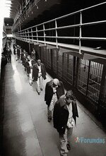 27. Alcatraz'da kalan son tutukluların ayrılışı..jpg 27. Alcatraz'da kalan son tutukluların ayrılışı..jpg